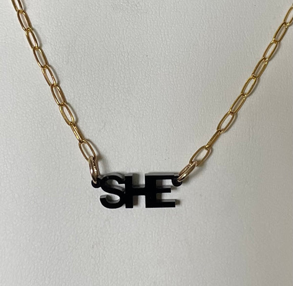 Olivia Nameplate Necklace Moon and Lola