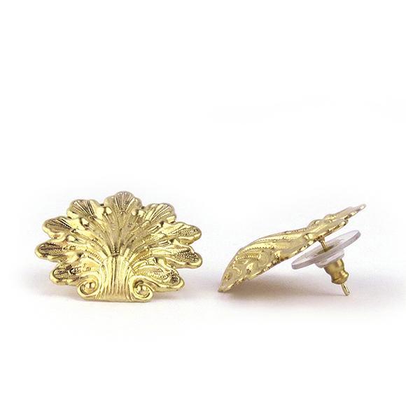 Moon and Lola - Salla Gold Posts