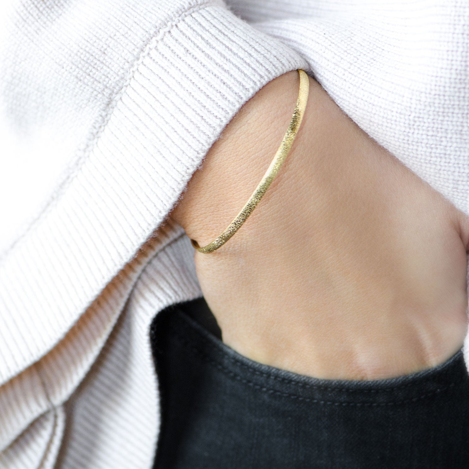 Moon and Lola - Genoa Bangle brushed gold thin bracelet