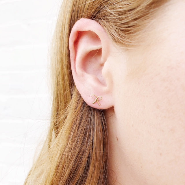 Moon and Lola - Fina 14K Gold Bow Studs