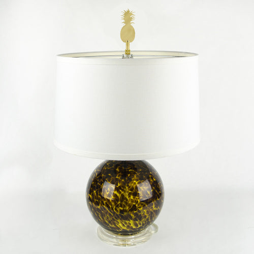 I found this at #moonandlola! - Pineapple Finial on lamp